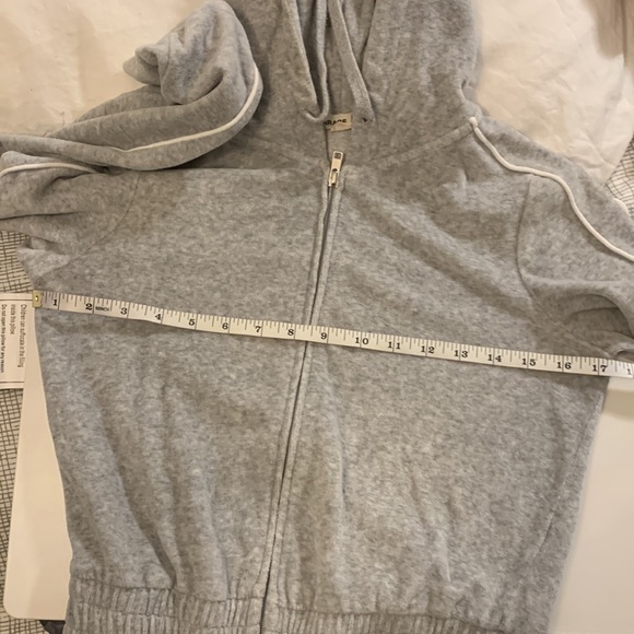 Garage Soft Grey Cropped Hoodie - Picture 9 of 9